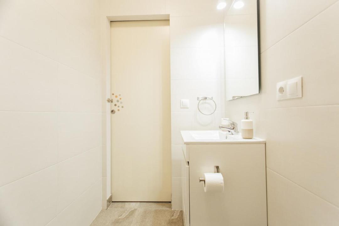 Wide And Diaphanous- 3Bd 2Bth- Alcazar Sevilla Exteriör bild