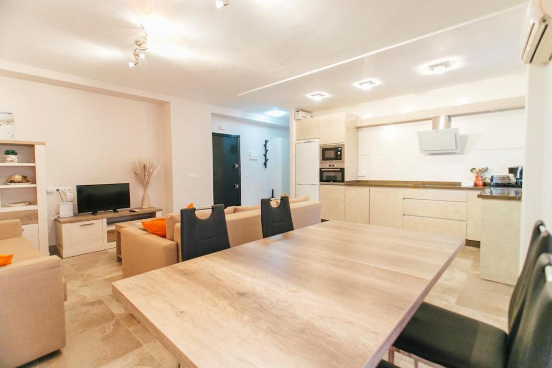 Wide And Diaphanous- 3Bd 2Bth- Alcazar Sevilla Exteriör bild