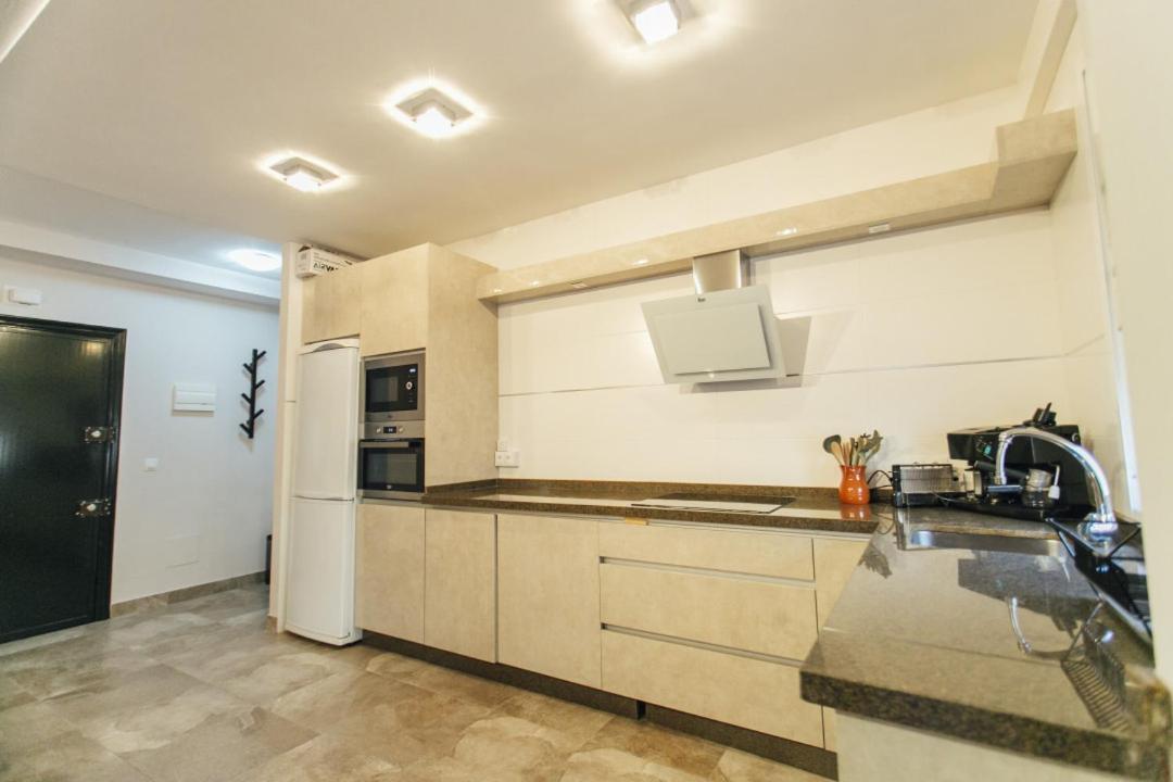 Wide And Diaphanous- 3Bd 2Bth- Alcazar Sevilla Exteriör bild